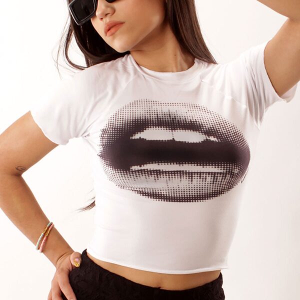 Baby Tee labios y2k